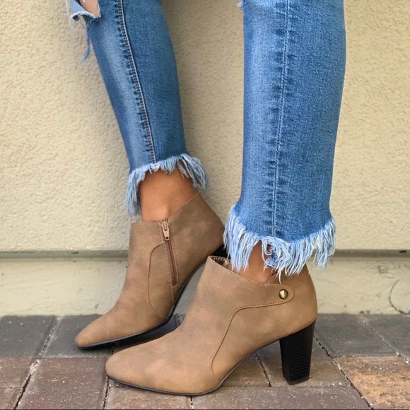 NIB Tan High Heel Comfortable Ankle Booties - Picture 5 of 7